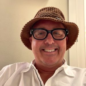 Meet your Posher, Christian